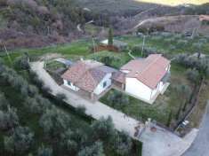 Foto Villa in vendita a Bevagna - 6 locali 370mq