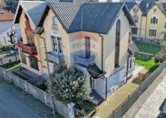 Foto Villa in vendita a Bollate - 10 locali 212mq