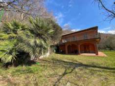 Foto Villa in vendita a Bolsena - 8 locali 215mq