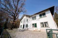 Foto Villa in vendita a Bossico - 10 locali 800mq
