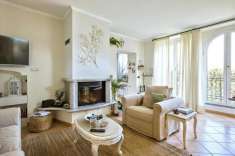 Foto Villa in vendita a Brusimpiano