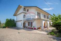 Foto Villa in vendita a Bucchianico - 7 locali 341mq