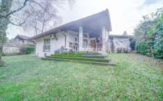 Foto Villa in vendita a Buguggiate