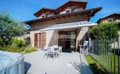 Foto Villa in vendita a Buguggiate