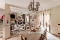 Foto Villa in vendita a Buguggiate