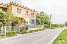 Foto Villa in vendita a Busto Arsizio - 4 locali 176mq