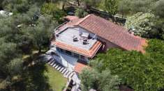 Foto Villa in vendita a Camaiore - 10 locali 230mq