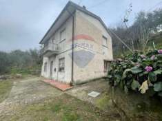 Foto Villa in vendita a Camaiore - 11 locali 200mq