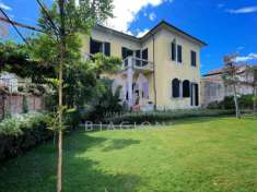 Foto Villa in Vendita a Camaiore Via Francesco Gasparini,
