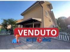 Foto Villa in vendita a Camparada