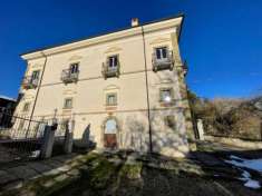 Foto Villa in vendita a Capitignano - 10 locali 600mq