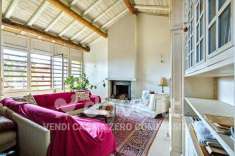 Foto Villa in vendita a Caprino Bergamasco