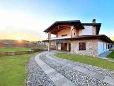 Foto Villa in Vendita a Capriolo Capriolo