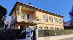 Foto Villa in vendita a Carate Brianza