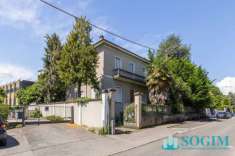 Foto Villa in vendita a Carate Brianza