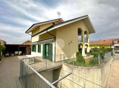Foto Villa in vendita a Carignano