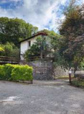 Foto Villa in vendita a Carlazzo - 5 locali 200mq