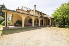 Foto Villa in vendita a Carmignano - 6 locali 600mq