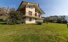 Foto Villa in vendita a Carobbio Degli Angeli