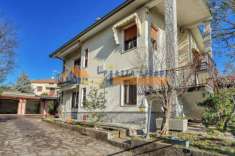 Foto Villa in vendita a Caronno Varesino - 6 locali 225mq