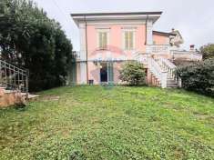 Foto Villa in vendita a Carrara
