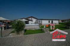 Foto Villa in vendita a Casalvolone