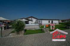 Foto Villa in vendita a Casalvolone