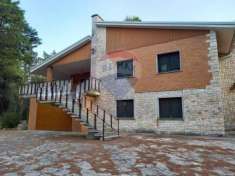 Foto Villa in vendita a Cassano Delle Murge - 9 locali 452mq