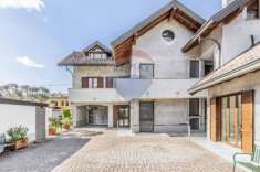 Foto Villa in vendita a Castano Primo - 10 locali 415mq