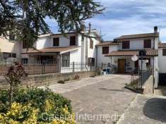 Foto Villa in vendita a Castel Sant'Elia