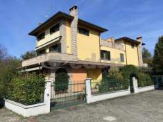 Foto Villa in vendita a Castelfranco Emilia