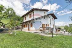 Foto Villa in vendita a Castelli - 11 locali 224mq