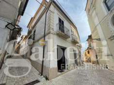 Foto Villa in vendita a Castello Del Matese - 15 locali 486mq