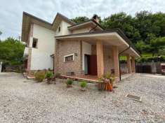 Foto Villa in vendita a Castelnuovo Cilento
