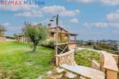 Foto Villa in vendita a Castelnuovo Di Porto - 17 locali 650mq
