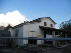 Foto Villa in Vendita a Castelnuovo Magra