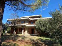 Foto Villa in vendita a Castiglione Del Lago - 10 locali 500mq