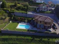 Foto Villa in vendita a Castiglione Di Garfagnana - 5 locali 225mq