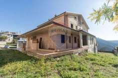 Foto Villa in vendita a Castilenti