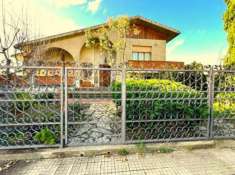 Foto Villa in vendita a Cecina - 8 locali 120mq