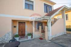 Foto Villa in vendita a Cepagatti - 8 locali 280mq