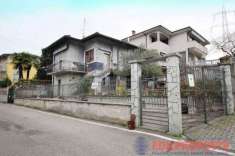 Foto Villa in Vendita a Ceriano Laghetto