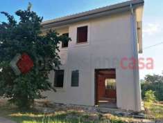 Foto Villa in vendita a Cervaro - 3 locali 100mq