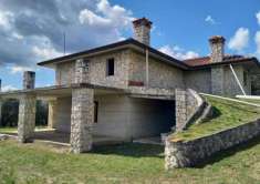 Foto Villa in vendita a Cervaro - 5 locali 200mq
