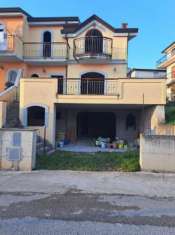 Foto Villa in vendita a Cervaro
