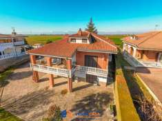 Foto Villa in vendita a Cervere - 8 locali 240mq