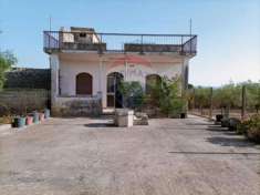 Foto Villa in vendita a Chiaramonte Gulfi - 8 locali 135mq
