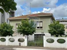 Foto Villa in vendita a Chiaravalle