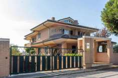 Foto Villa in vendita a Civitanova Marche - 20 locali 530mq