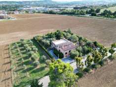 Foto Villa in vendita a Civitanova Marche